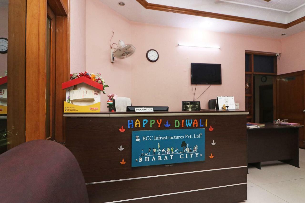 Oyo 24672 Bharat Guest House Delhi  Bagian luar foto